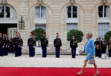 10 найбільш стильних луків Бріжит Макрон