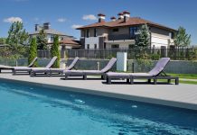 Life in the style of Zoloche