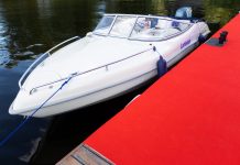 В Киеве появился сервис авторских прогулок по Днепру — Sparkling Boat