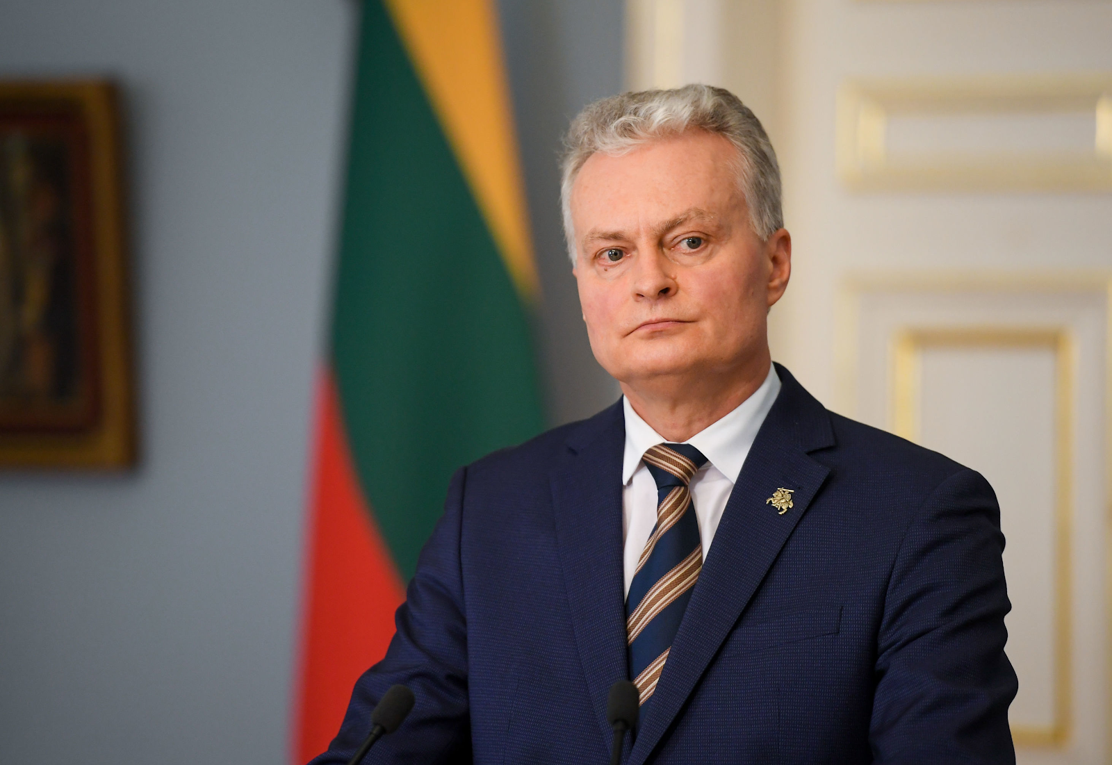 Президенти Литви і Португалії на Софійській площі виступили українською