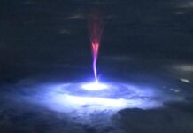 Небесний феномен: астронавти зафіксували рідкісний гігантський джет в атмосфері Землі