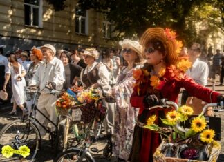 Андріївський узвіз святкує і допомагає: фестиваль, що поєднав мистецтво і підтримку фронту