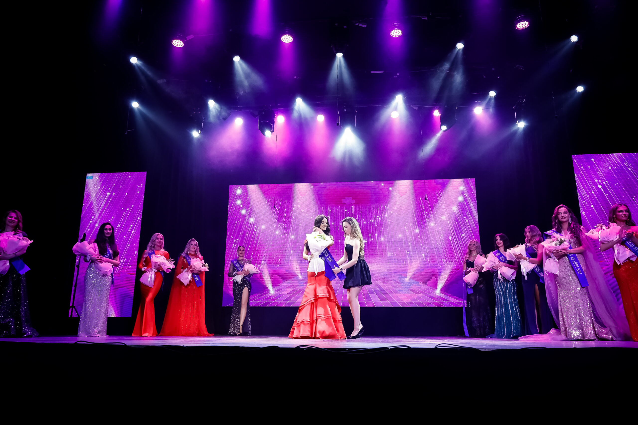 Киянка Аліна Зозуля перемогла у Національному конкурсі «КРАСА КРАЇНИ / Mrs Ukraine 2026»
